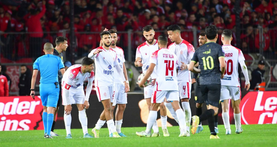 الوداد يقلب الطاولة على أولمبيك خريبكة ويتصدر ترتيب البطولة مؤقتا (فيديو)