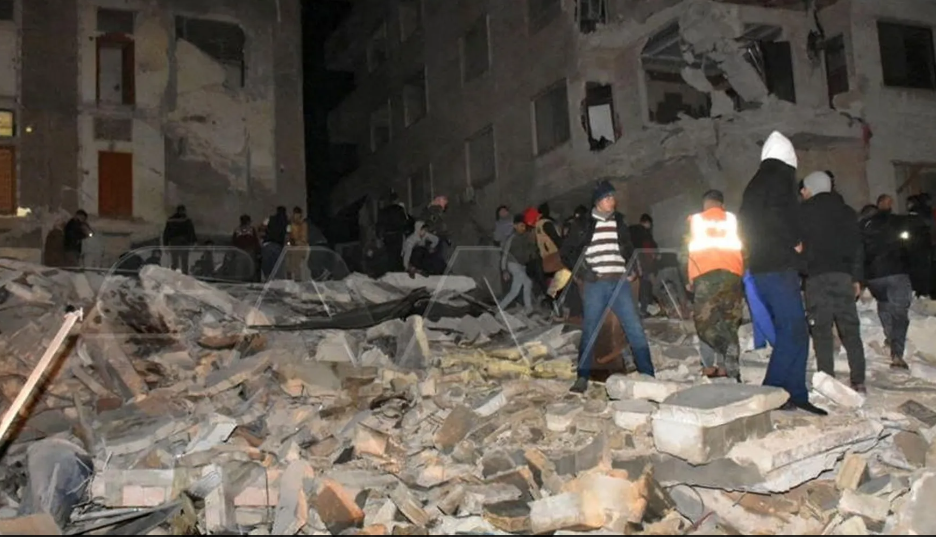 سوريا.. مئات القتـ.ـلى والمصابين جراء الزلزال المدمر
