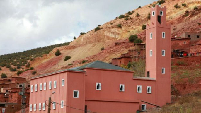 مؤذن مسجد في تارودانت يرفض رفع الآذان ويؤدي وظيفته من منزله!