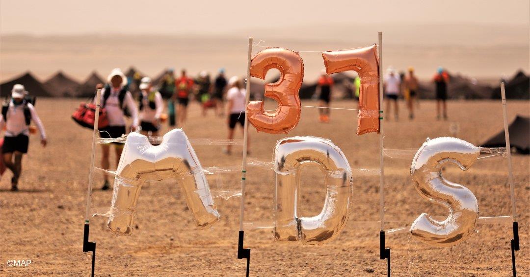 ماراثون الرمال.. محمد المرابطي يفوز بالمرحلة الثالثة