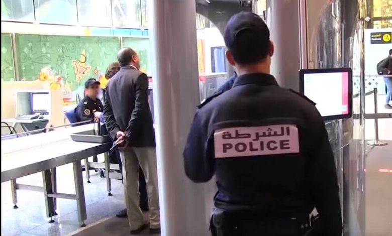 مطار فاس.. محتويات رقمية إباحية للقاصرين تقود فرنسي للاعتقال