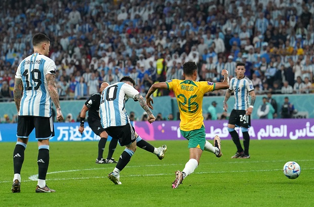 ميسي يقود الأرجنتين للفوز على استراليا ويسجل أسرع هدف في مسيرته