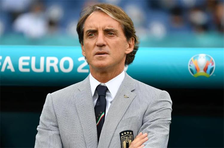 مدرب المنتخب الإيطالي يستقيل من منصبه