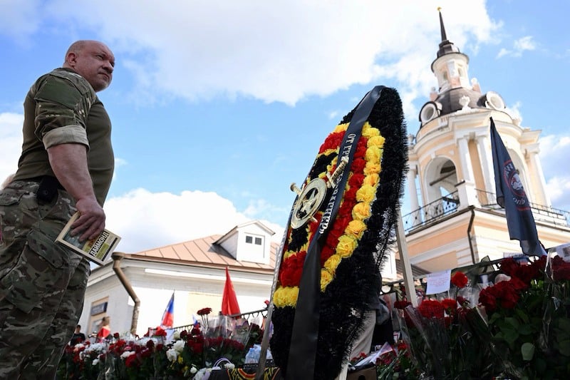 هل سيحضر بوتين جنازة بريغوجين؟