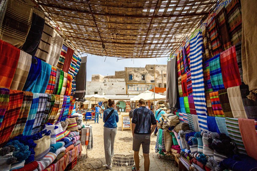 المغرب يسجل زيادة استثنائية في إيرادات السياحة من العملة الصعبة