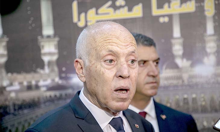قيس سعيد يُقيل رئيسة الحكومة وسط تفاقم الأزمة بتونس