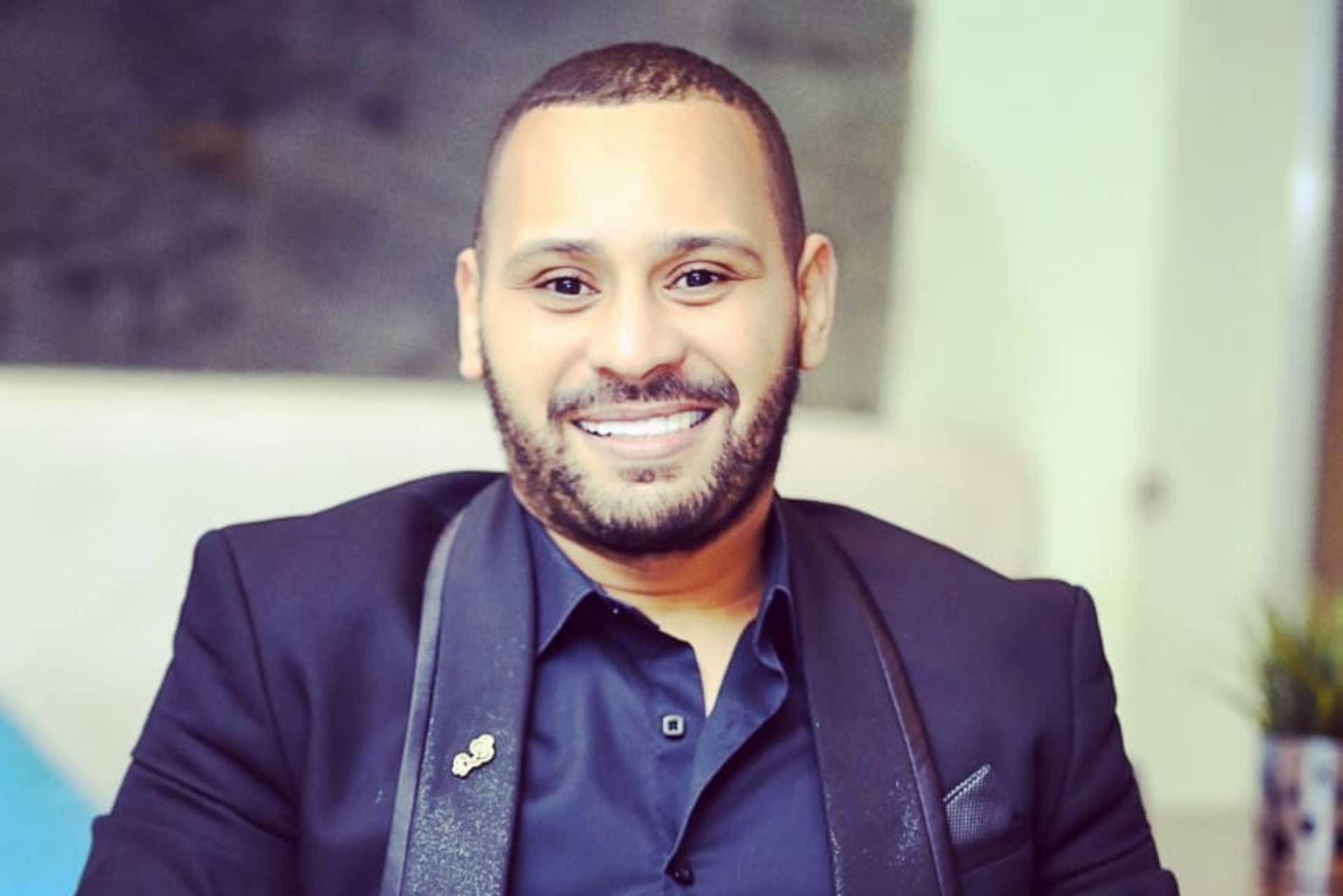 فيديو مذهل: محمد ريفي يرفع الأذان ويحقق رواجاً كبيراً في المغرب