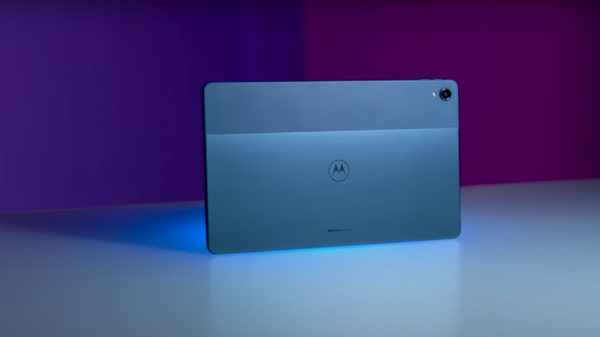 موتورولا تعود للمنافسة في عالم الحواسب اللوحية بجهاز مميز