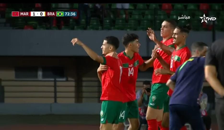 المغرب يتقدم على البرازيل بهدف خرافي والحكم يلغي هدف ثان