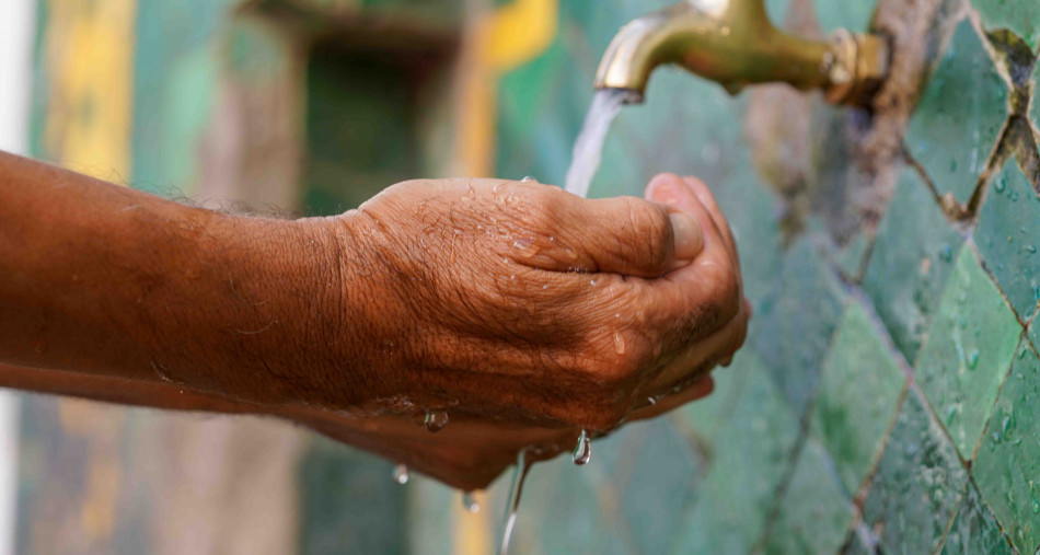 حكومة أخنوش تواصل العمل لتأمين توفر الماء للمغاربة