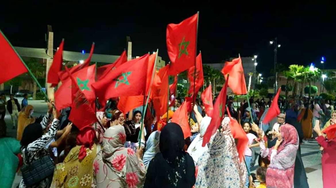 إحتفالات شعبية في العيون بظفر المغرب بالتنظيم المشترك لكأس العالم ( صور)