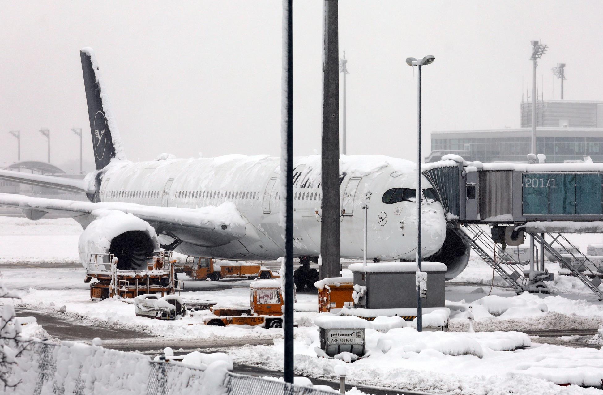 ألمانيا…إغلاق مطار ميونيخ بسبب تساقط الثلوج