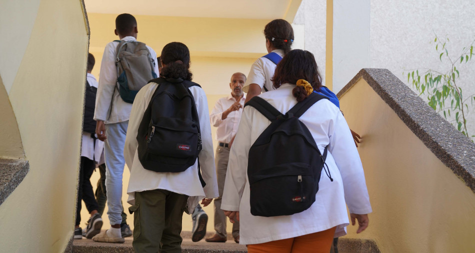 أولياء أمور التلاميذ يطالبون بعودة الأساتذة للفصول و استدراك الزمن المدرسي