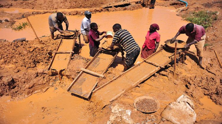 تنزانيا.. مصرع 21 شخصا على الأقل إثر انهيار منجم للذهب