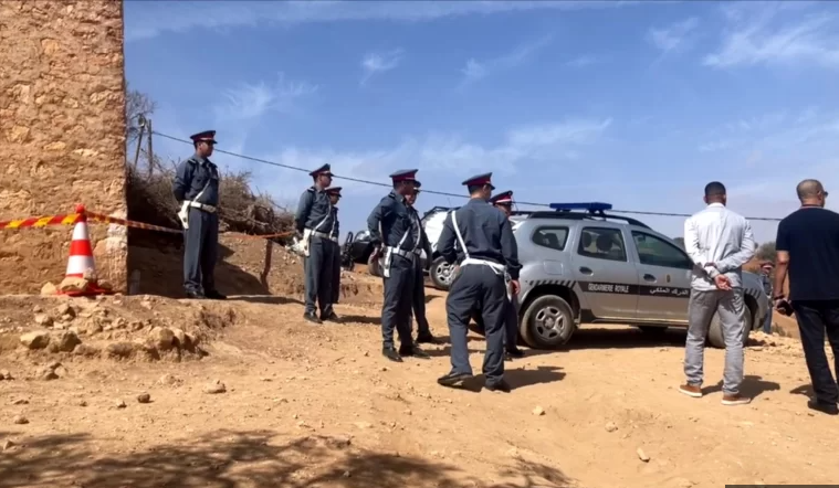 مابقات رحمة.. عجوز ترمي حفيدتها في بئر وترسل كنتها للمستعجلات