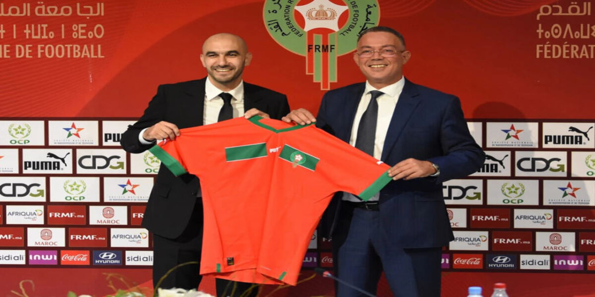 فوزي لقجع يحتفل مع لاعبي المنتخب المغربي بانتصار الافتتاح في كأس أمم إفريقيا (فيديو)