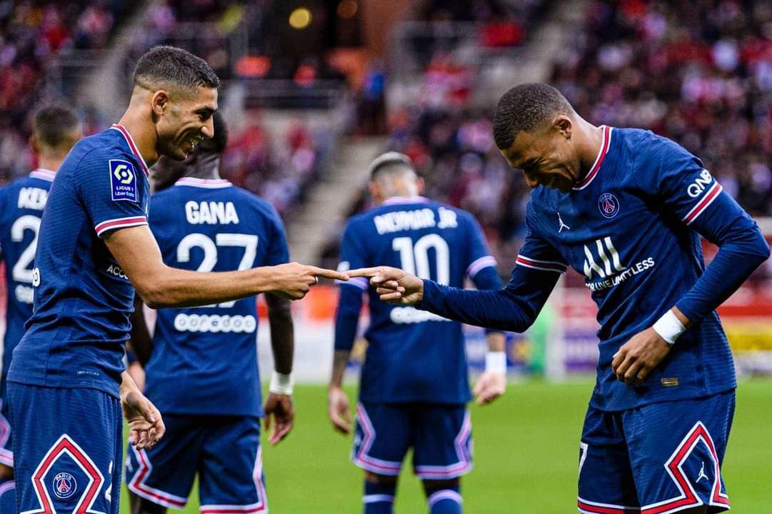 أبطال أوروبا.. حكيمي يرفع راية التحدي أمام برشلونة قبل إياب ربع النهائي