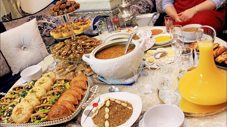 ردوا بالكم.. هذه الأطعمة ممنوعة على مائدة رمضان بالمغرب