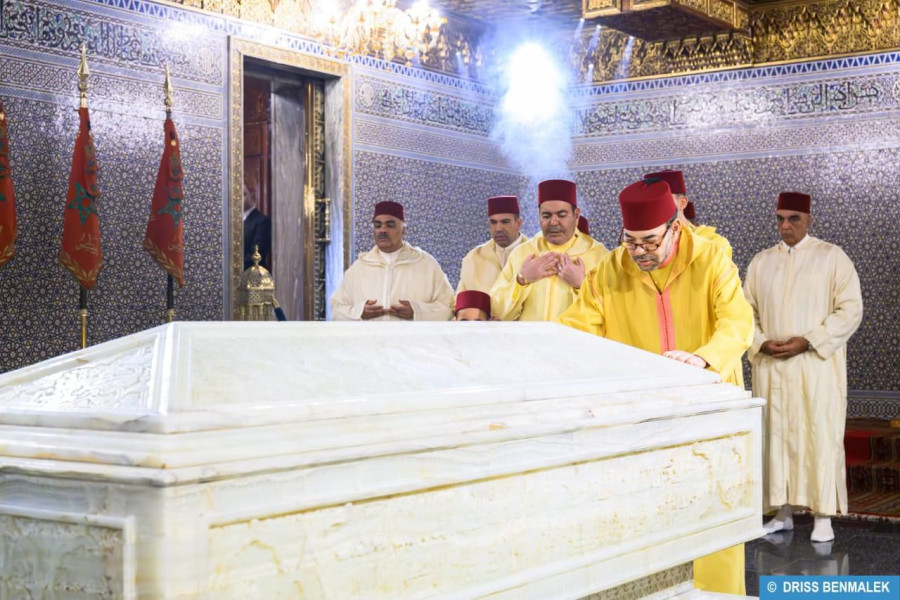 الملك محمد السادس يترحم على روح المغفور له الملك محمد الخامس