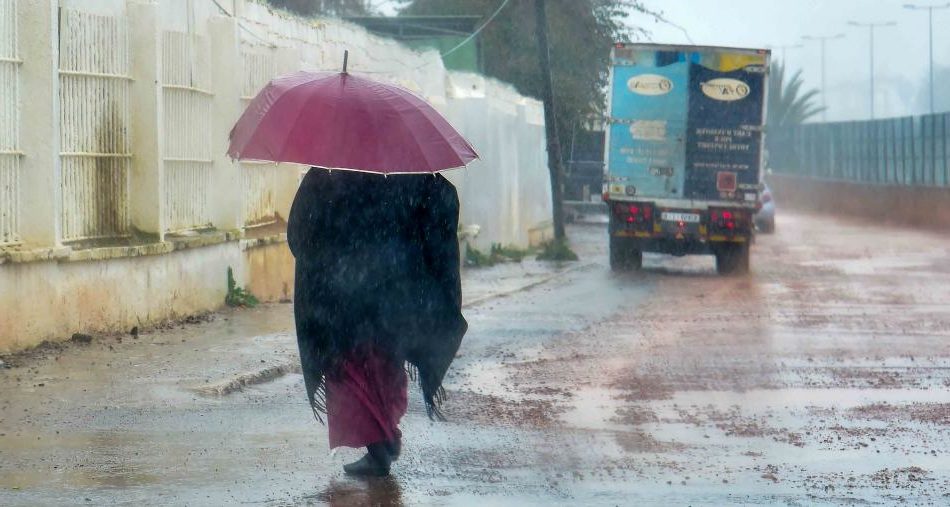 نشرة إنذارية.. أمطار وثلوج ورياح قوية على مدى 3 أيام في المغرب