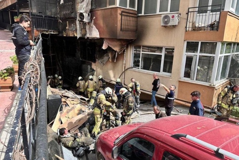 مصرع 25 شخصا وإصابة العشرات في حـ.ـريق بإسطنبول