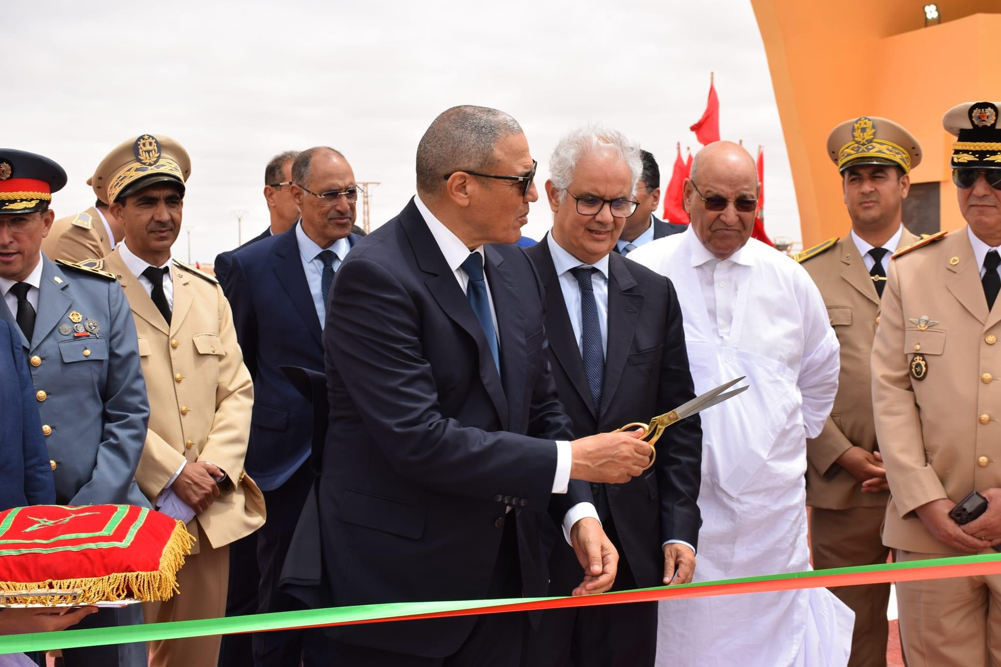 العيون. قص شريط إنجاز أطول جسر بالمملكة المغربية على وادي الساقية الحمراء