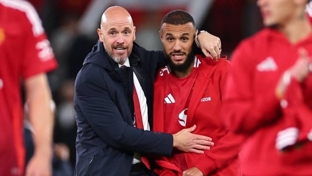 إريك تن هاغ.. مزراوي مدافع رائع وهادئ جدا