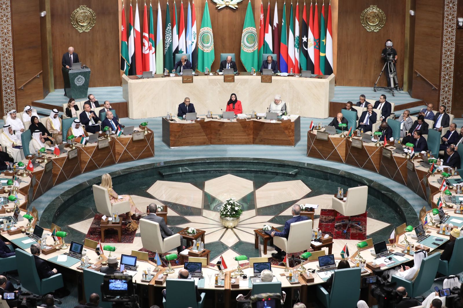 إشادة عربية بدور لجنة القدس وجهود وكالة بيت مال القدس