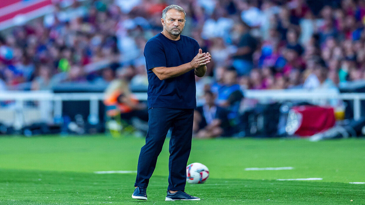 قبل الكلاسيكو.. فليك يعلن التحدي ويرد على التحكيم في “رسالة نارية”