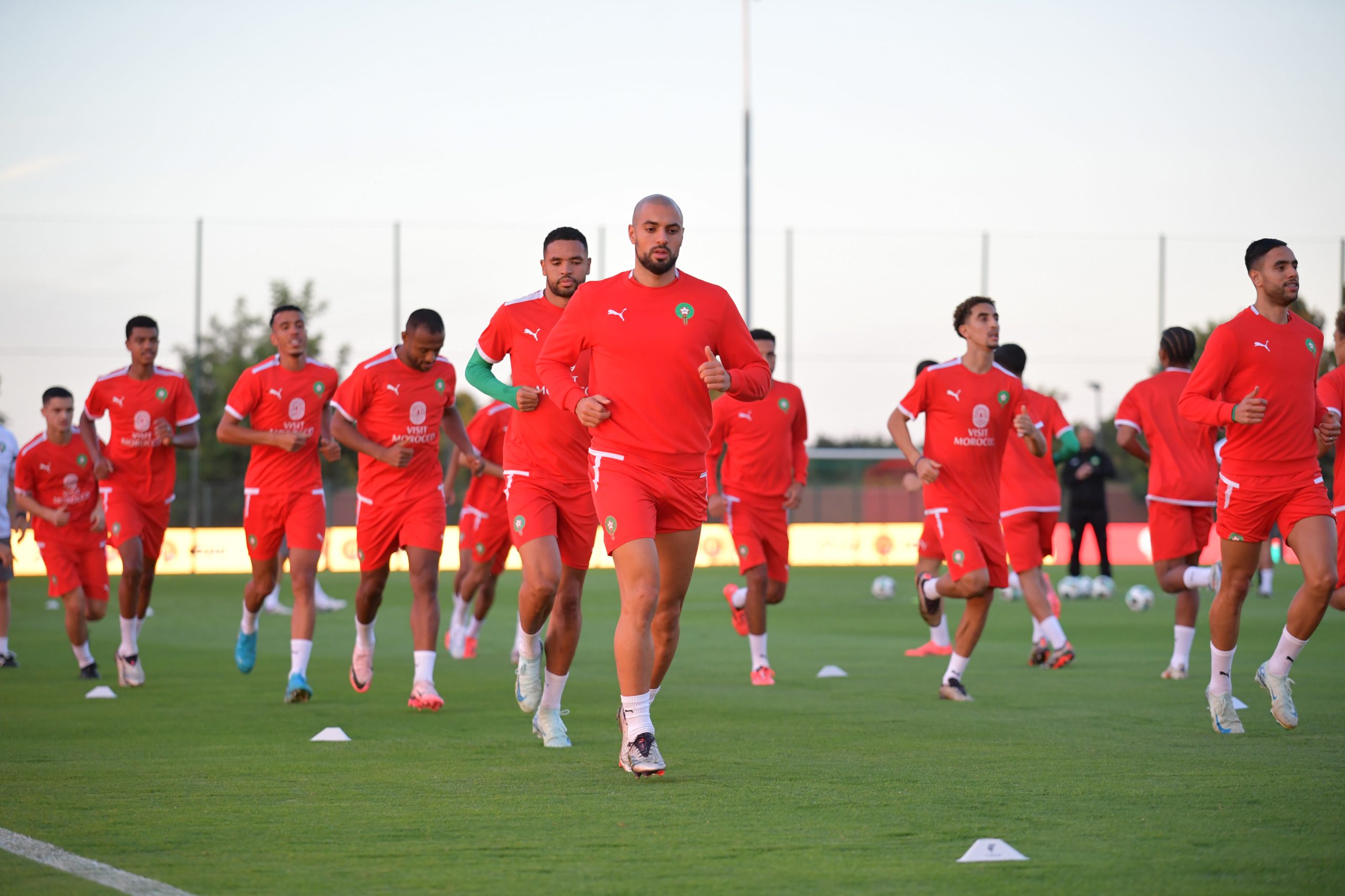 الركراكي يركز على الجانب التكتيكي في استعدادات الأسود لمباراة إفريقيا الوسطى