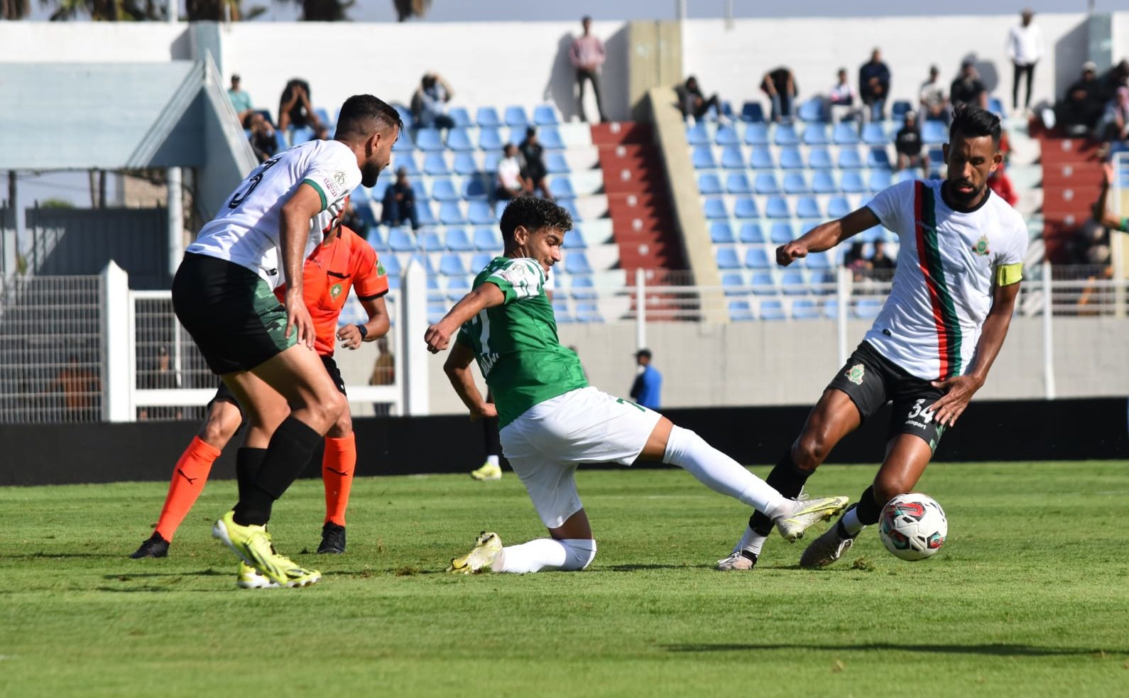 البطولة الاحترافية.. الدفاع الحسني الجديدي يفوز على الجيش الملكي