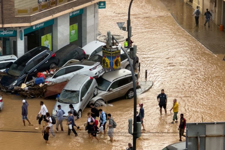 ارتفاع حصيلة ضـ.ـحايا فيضانات إسبانيا إلى 205 أشخاص