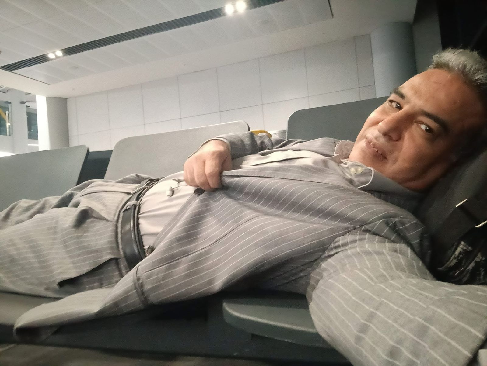 بدون إنجليزية أو تركية أنت مسطول في مطار إسطنبول..! (الحلقة الأولى)