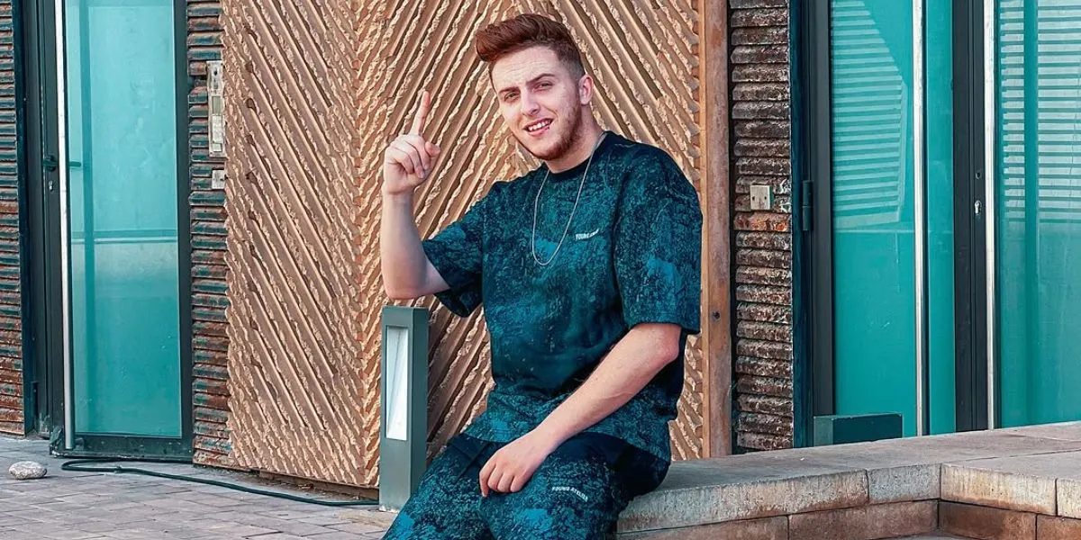 بعد نجاح “مهبول أنا”..لازارو يشوق جمهوره لأغنيته الجديدة-الفيديو