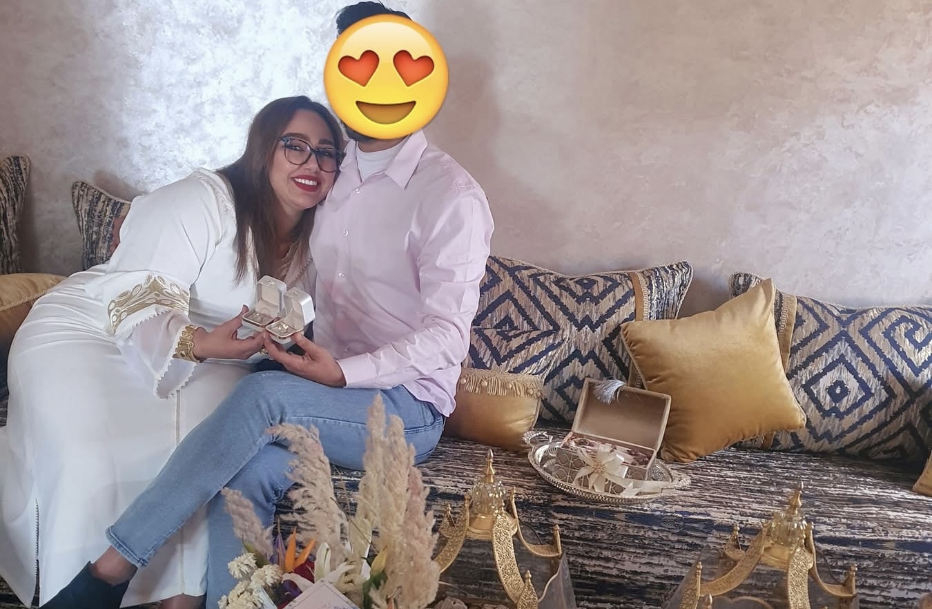 طراكس تشارك الفسابكة خطوبتها. تعليق: «واخا طيري ما تحلميش تركبي فالعمارية»