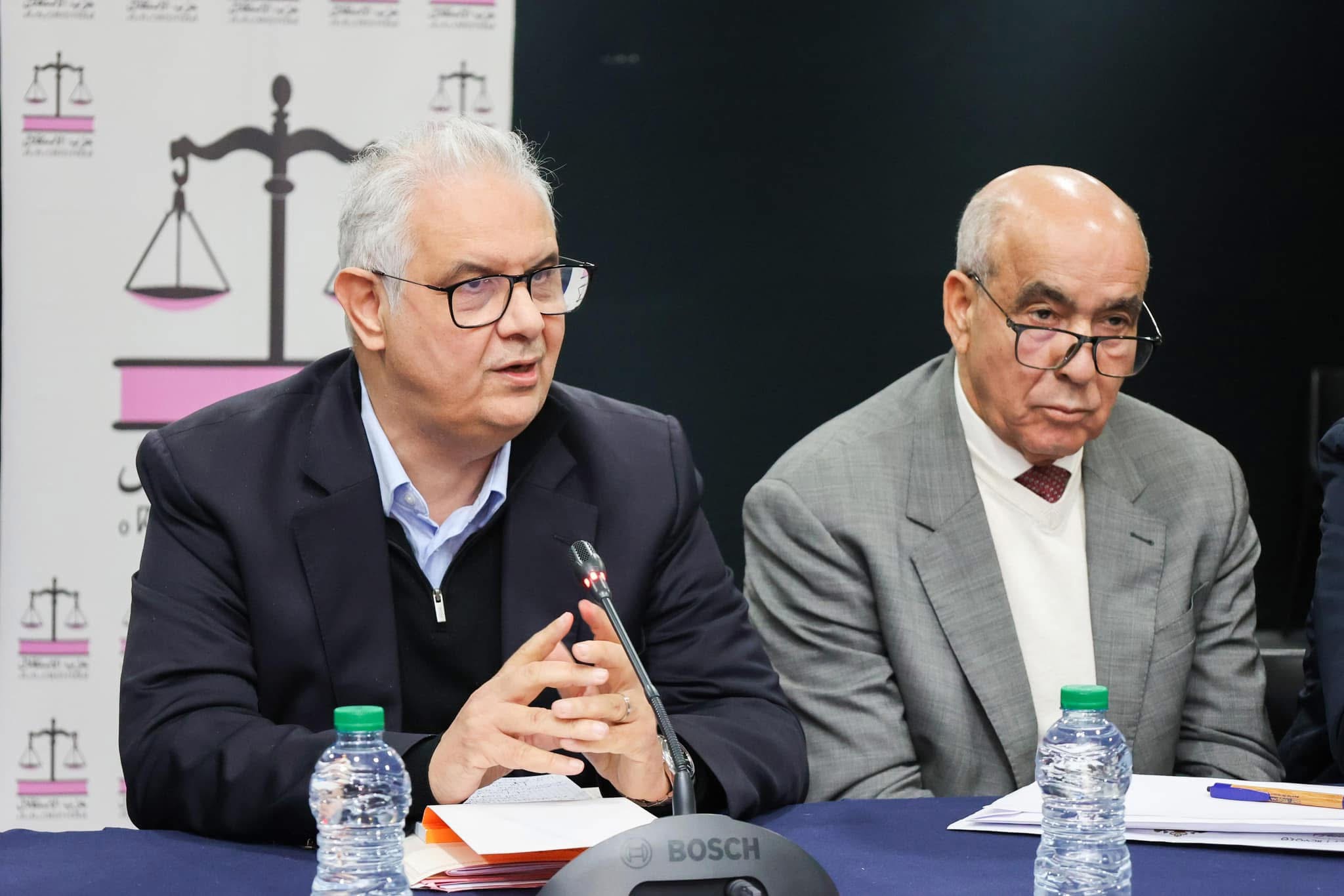 أزمة الإنضباط تهدد “التطوع” وزعيم «الإستقلال» يرمي الكرة إلى معلب المفتشين