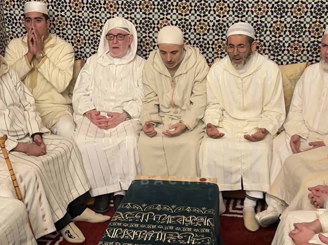 أصيلة تودع محمد بنعيسى ونعش الراحل يغادر دنيا الناس من قصر الثقافة إلى الزاوية