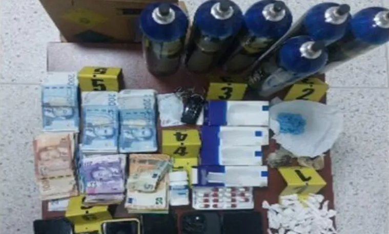 طنجة.. إيقاف شخصين وحجز قنينات من غاز الهيليوم