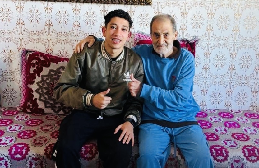 كلاهما توجا بكأس أفريقيا .. أحمد موهوب يزور الأسطورة أحمد فرس