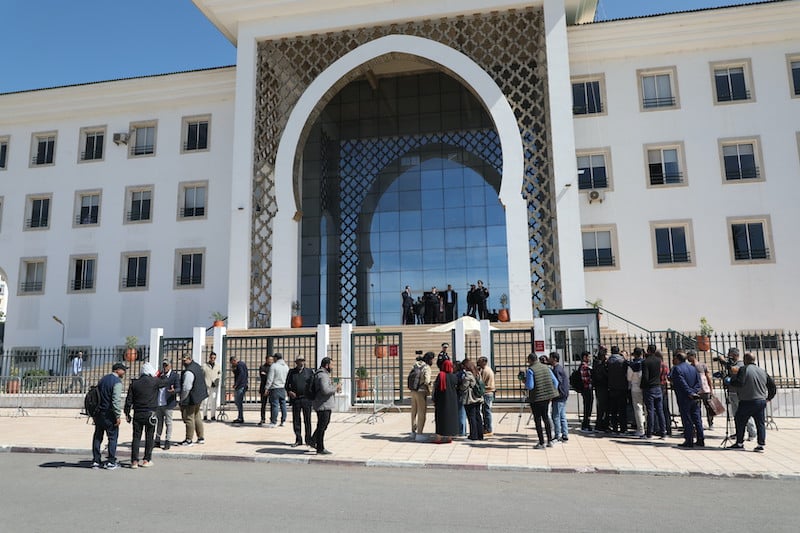 محامي “قائد تمارة” يكشف عن حقائق جديدة والداخلية تطالب بدرهم رمزي