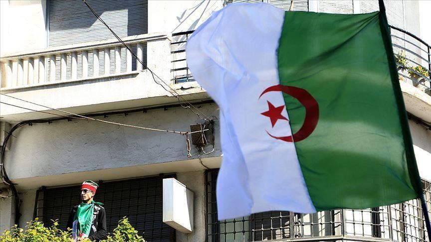 الجزائر تغلق مجالها الجوي أمام مالي