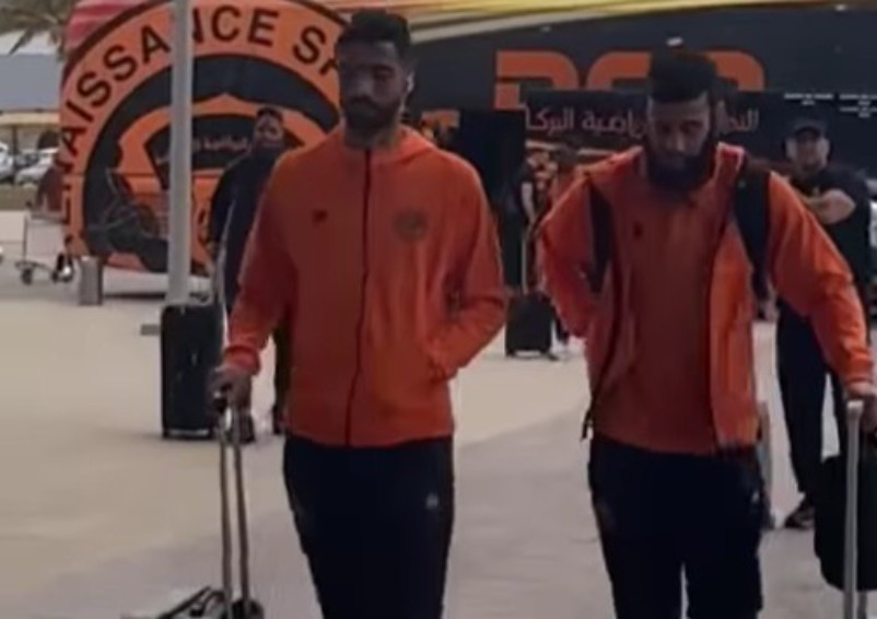 نهضة بركان تصل إلى قسنطينة وسط أجواء حماسية استعداداً لحسم التأهل إلى نهائي كأس الكونفدرالية
