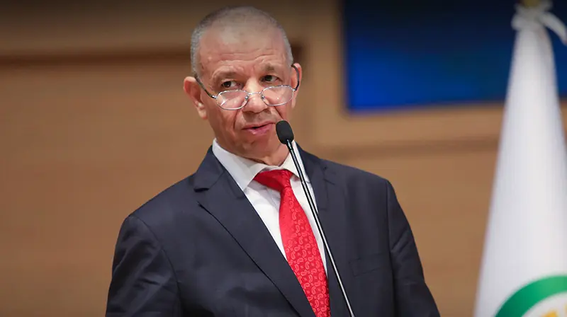 رسالة إلى المتزحلق بن قرينة: من يدعي نصرة فلسطين لا يسعى لتقسيم المغرب