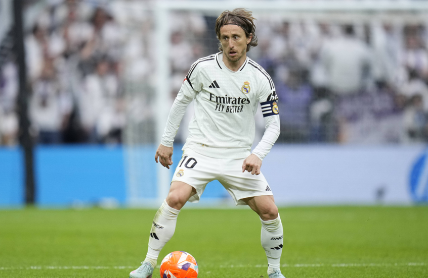 مودريتش يقتحم مجال الأعمال بشراء حصة في ناد عريق