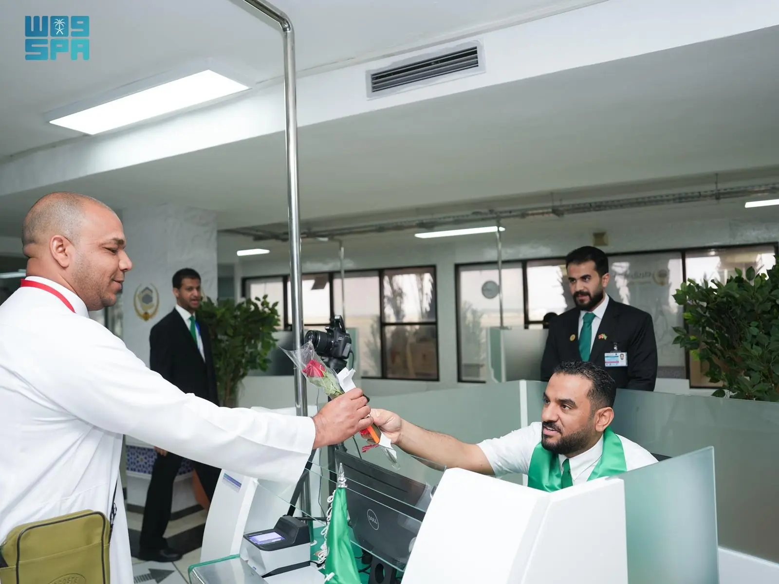 حج / مغادرة أولى رحلات المستفيدين من مبادرة “طريق مكة” من المملكة المغربية