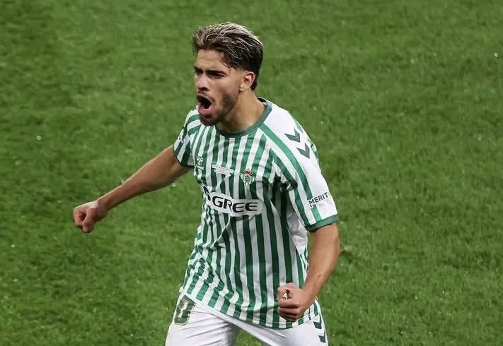 تشيلسي يفوز بكأس المؤتمر الأوروبي والزلزولي ثاني مغربي يسجل في النهائي