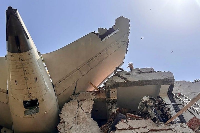 انتشال 204 جثة من حطام الطائرة الهندية المنكوبة