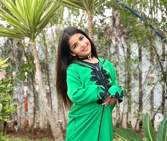 غزل الترك تخطف الأنظار بفستان ملائكي في عيد ميلادها وسط أجواء عائلية ساحرة