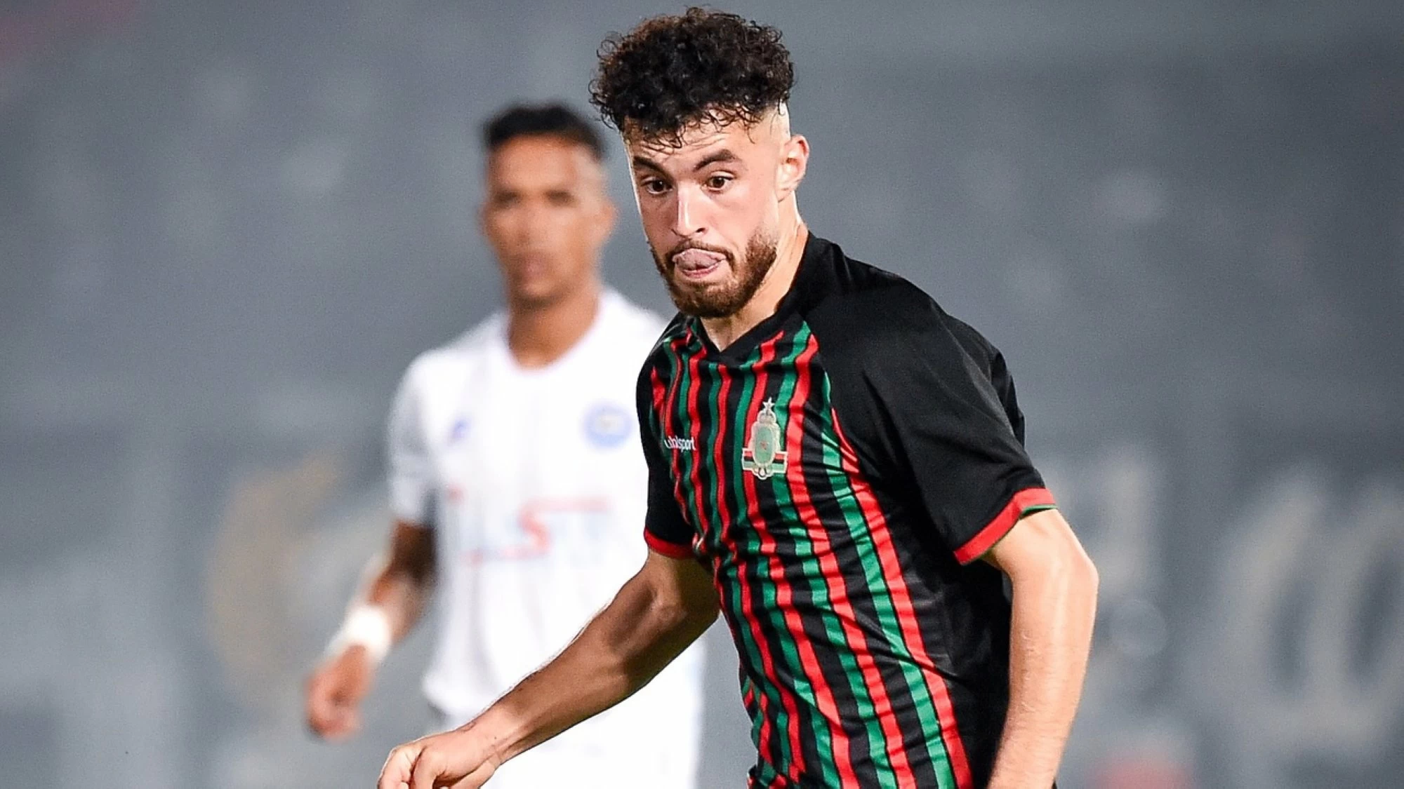 نادي الوكرة القطري يخطف أمين زحزوح رغم تشبت الجيش بنجمه