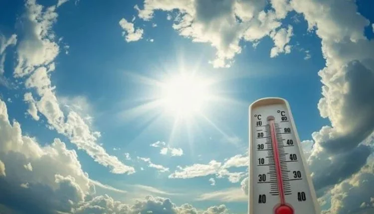 طقس الأربعاء.. أجواء حارة وزخات رعدية بعدد من مناطق المملكة